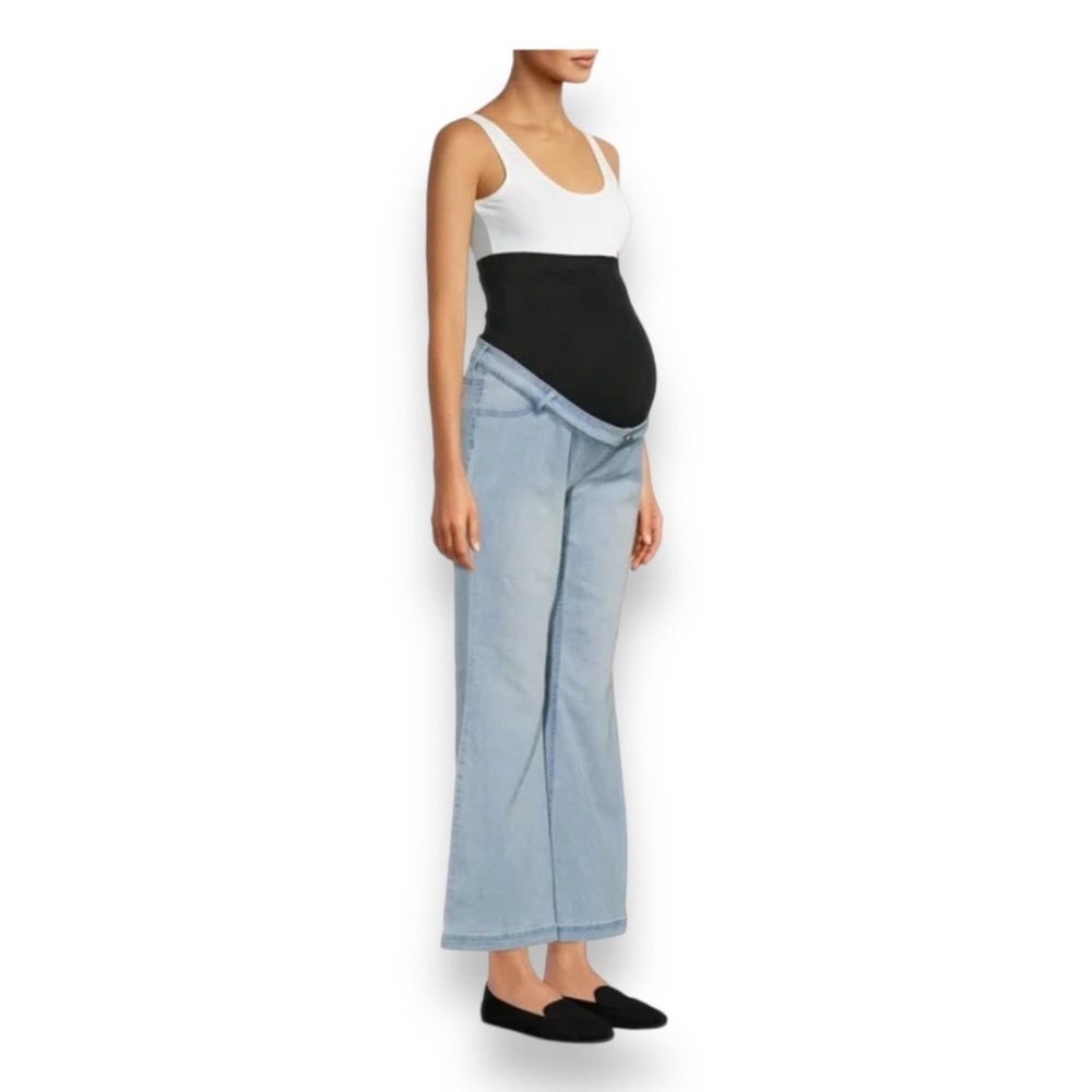 Destination Maternity Women’s Light Wash Flare Jeans, Blue, size XL
